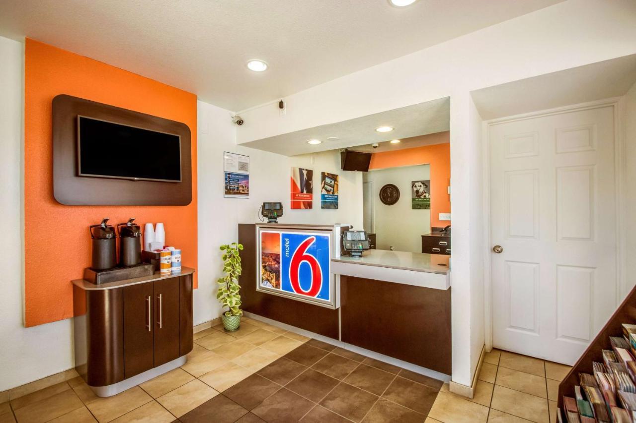 Motel 6-Youngtown, Az - Phoenix - Sun City מראה חיצוני תמונה