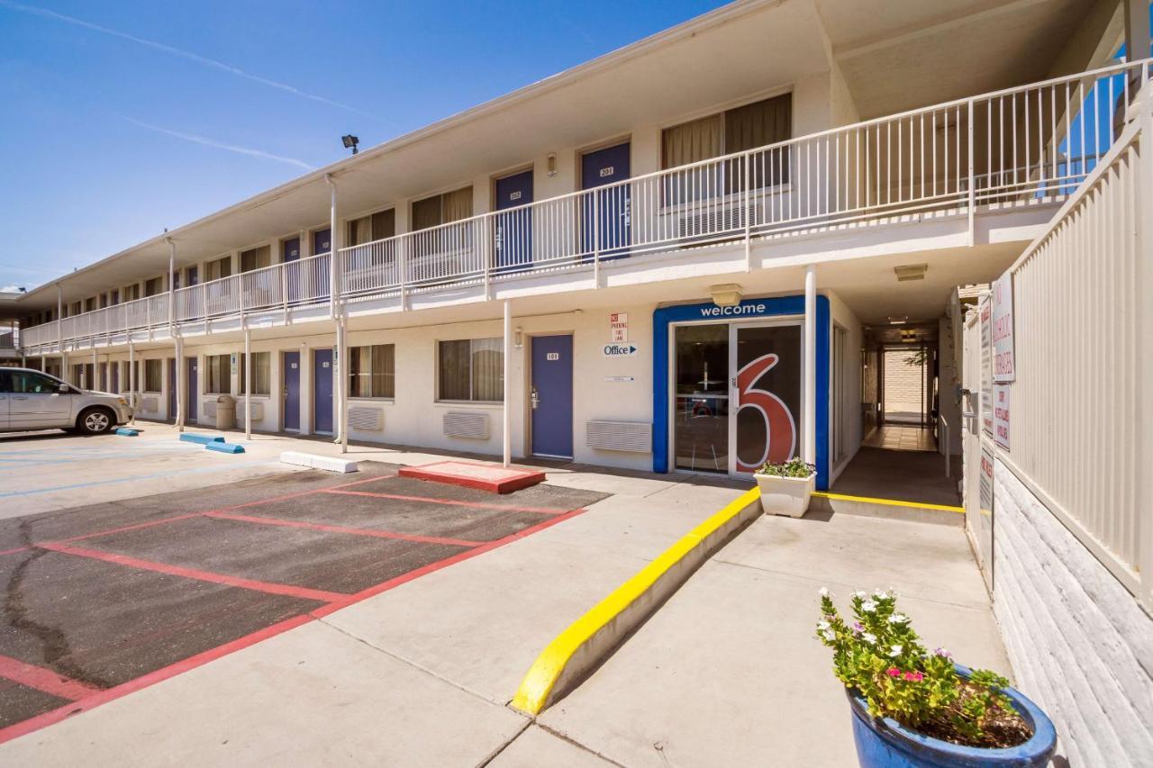 Motel 6-Youngtown, Az - Phoenix - Sun City מראה חיצוני תמונה